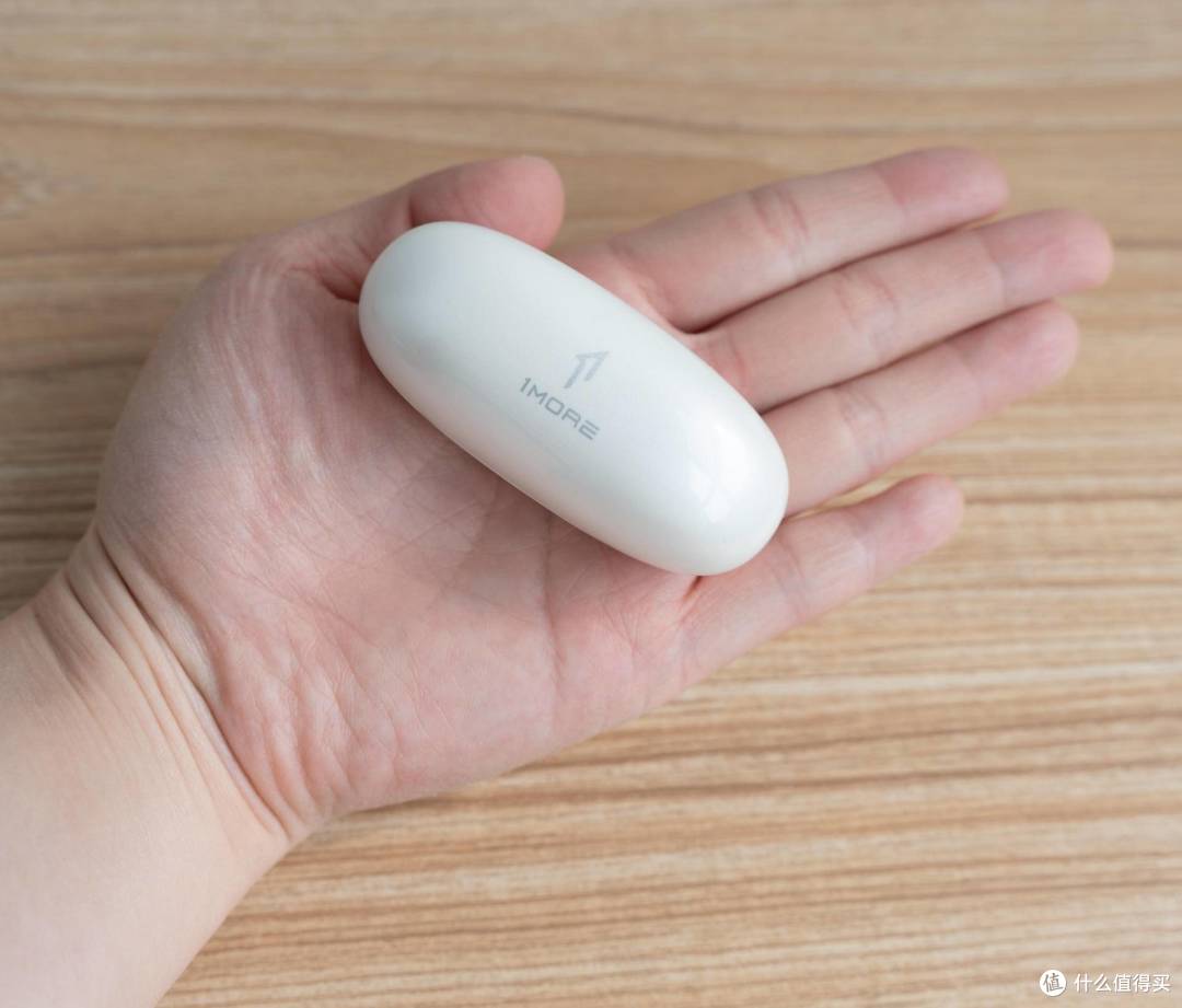 对抗AirPods?!1MORE ComfoBuds 舒适豆半入耳式耳机