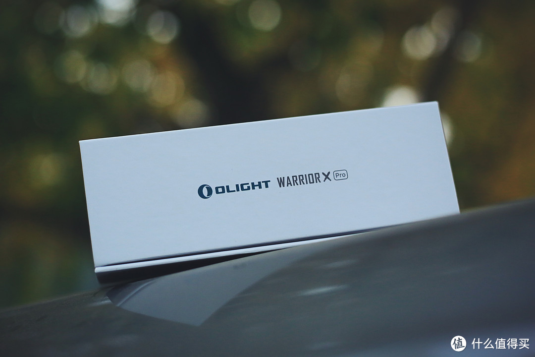 我有多色你知道吗——OLIGHT烈焰红版武士X PRO简介