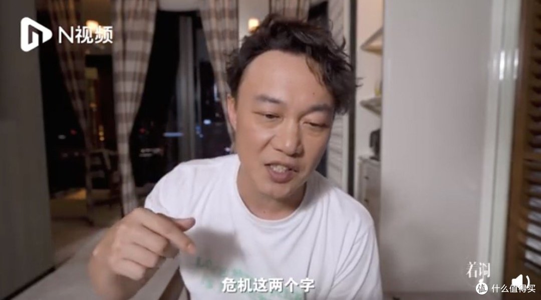 陈奕迅营业发新歌《致明日的舞》,采访透露危机感来自发际线