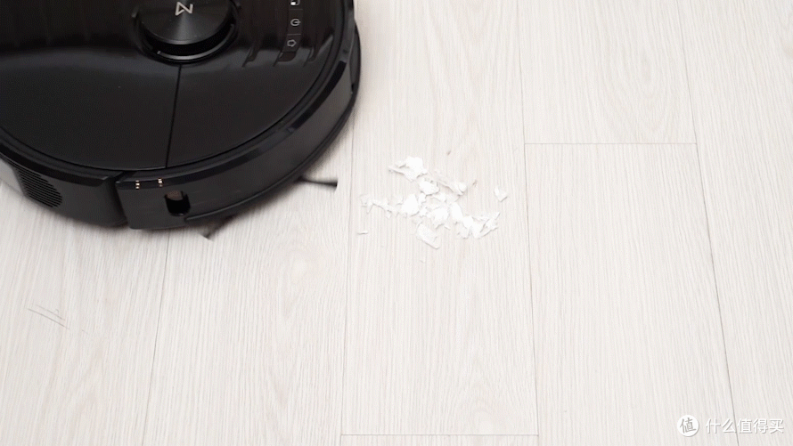 iRobot、科沃斯、石头三款扫地机同场竞技 谁最好用?