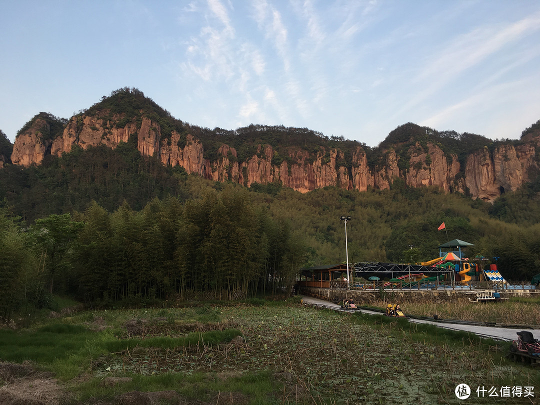 后岸“十里铁甲山”