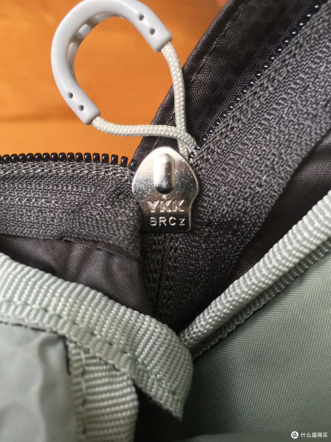 背包 Osprey 魔爪 Talon 11 兼顾徒步与骑行的多面手
