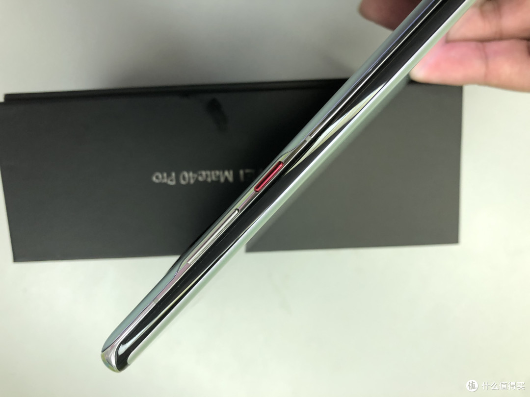 华为Mate 40 Pro(秘银色) 外观上手体验