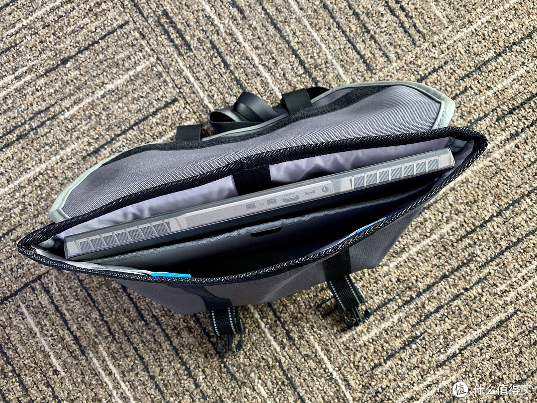 高颜值水泥灰!bagsmart邮差包众测报告