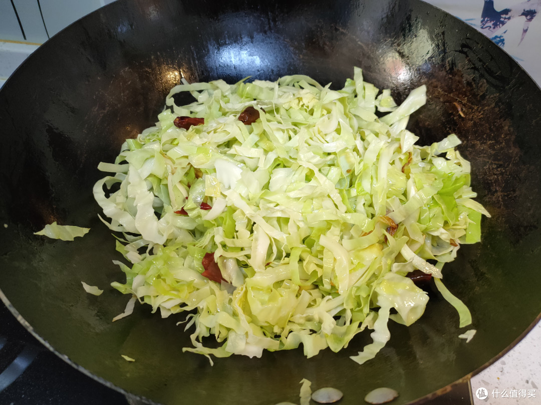 遇上这菜别错过，一斤不到2元钱，炒一炒比吃肉还香