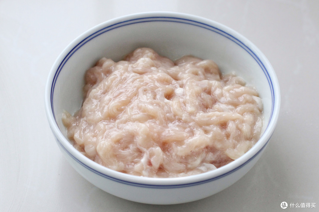 花六块钱买了一块鸡胸肉,按此做法嫩滑入味又下饭,好吃到舔盘底