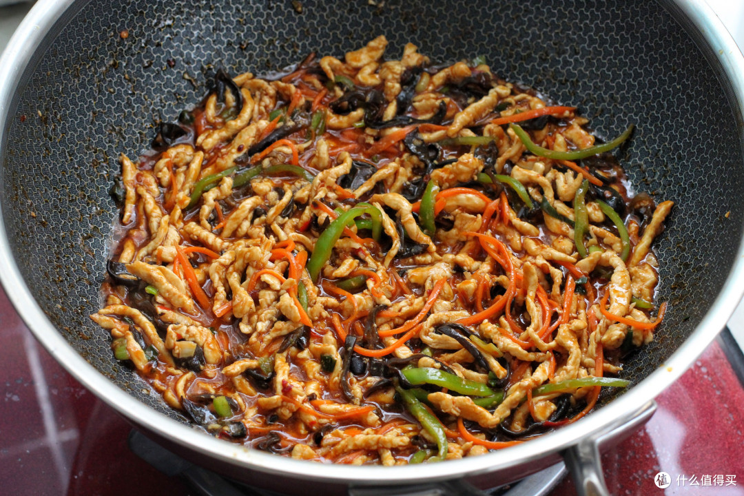 花六块钱买了一块鸡胸肉,按此做法嫩滑入味又下饭,好吃到舔盘底