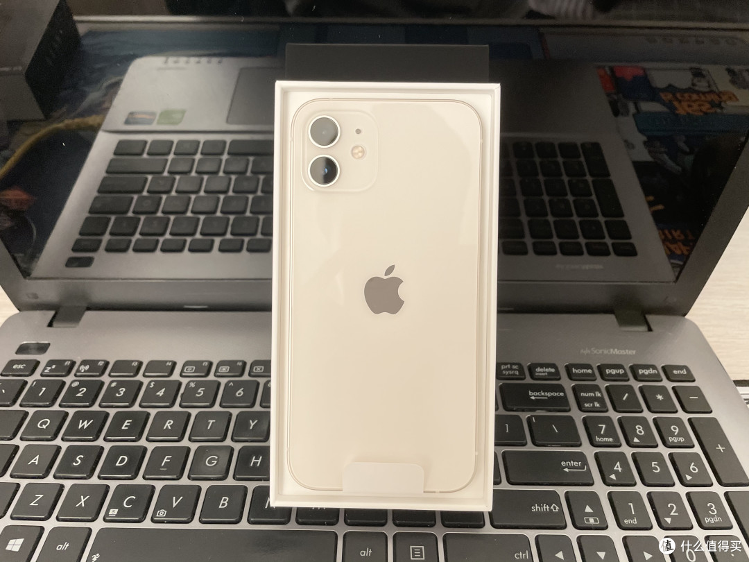从“钉子户”换成iPhone 12开箱