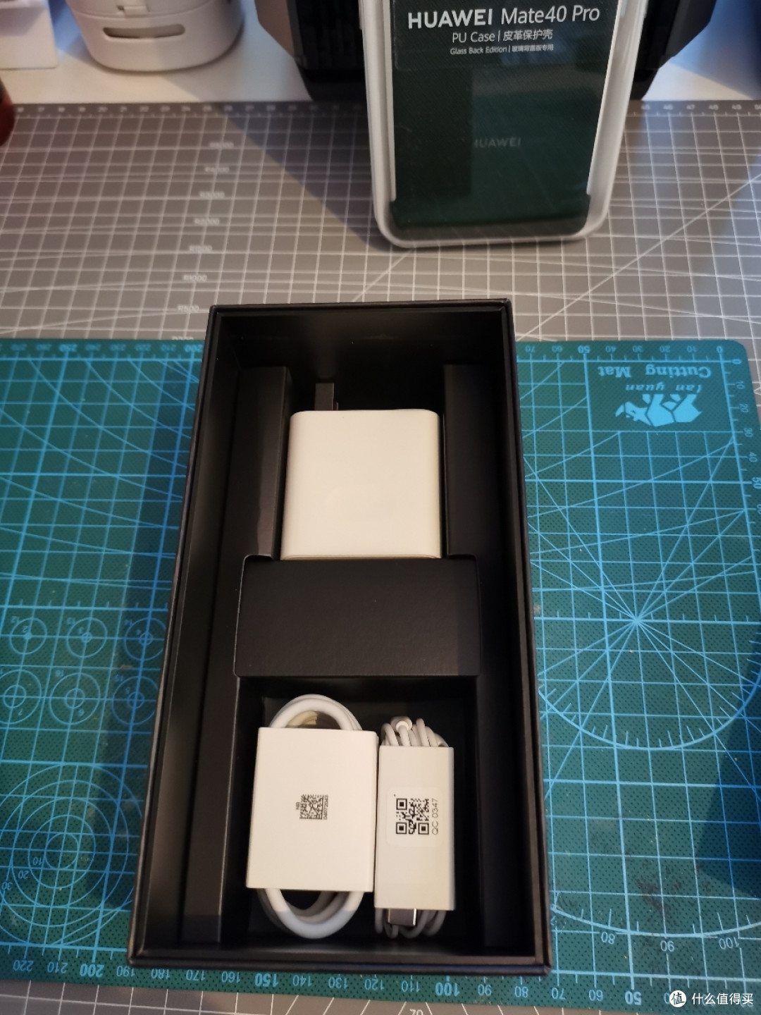 国产高端手机一哥驾到,华为Mate40 Pro亮黑色入手开箱