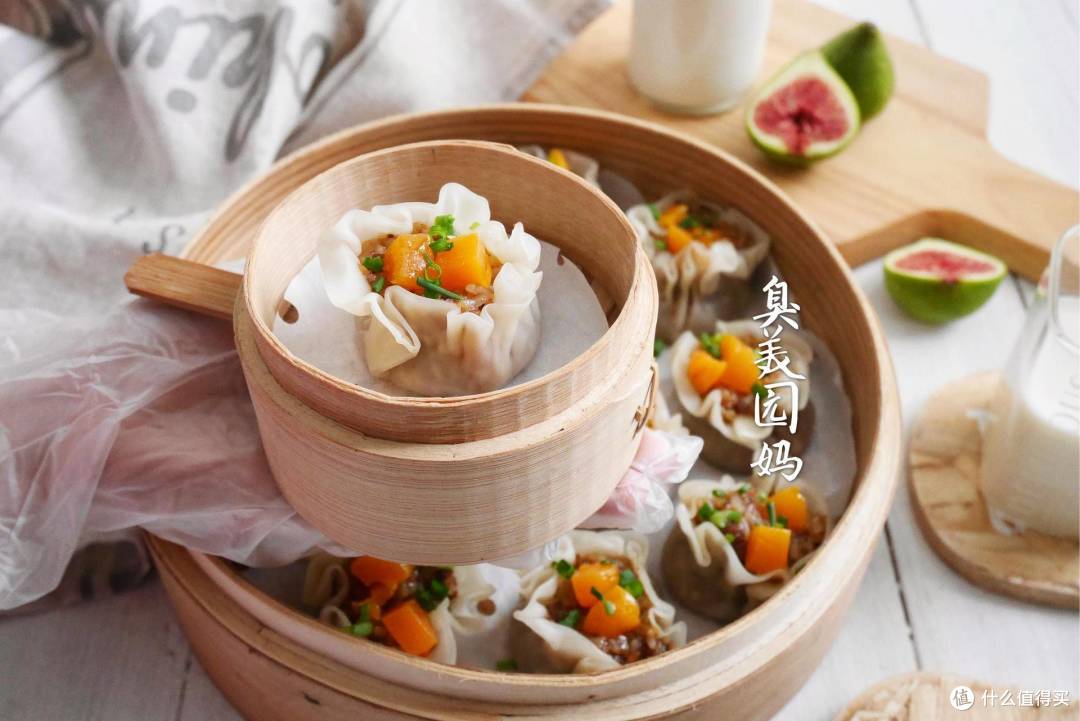 还在吃街边的厚皮烧卖?手把手教你做皮薄馅多的美味烧卖,鲜美多汁!