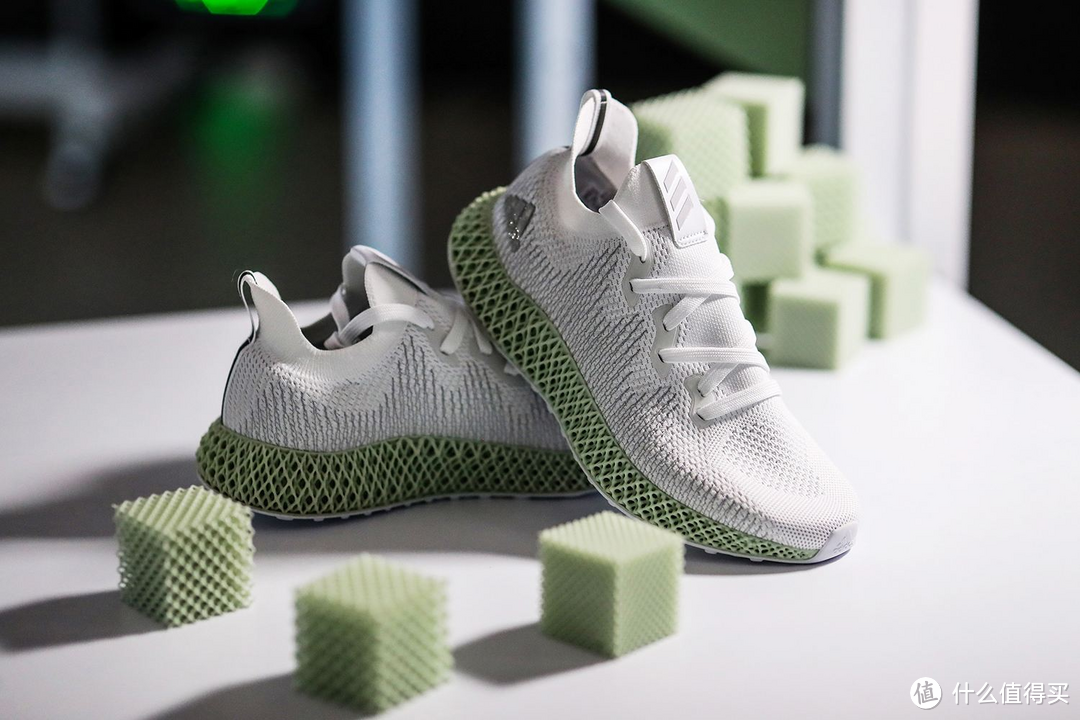 阿迪放大招：“编程”鞋面+3D打印鞋底，BOOST的继任者来了！