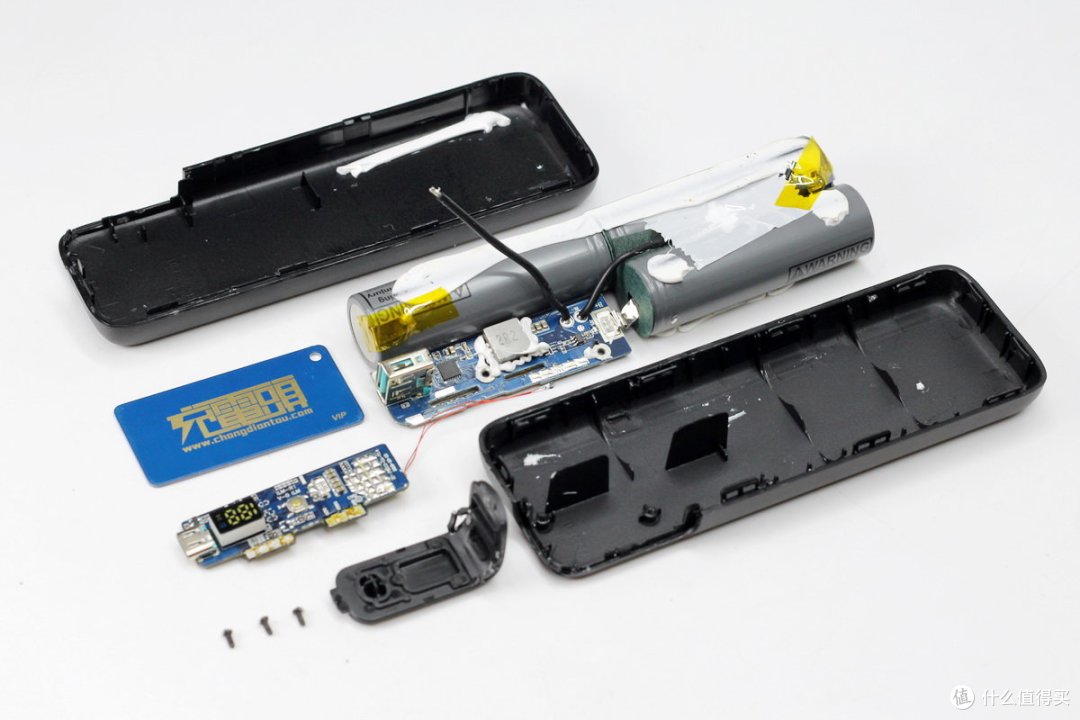 拆解报告:RAVPOWER 15000mAh 18W双向快充移动电源