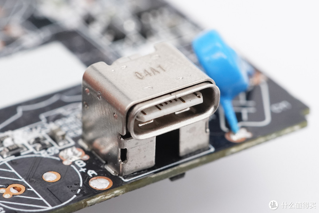拆解报告：ZMI紫米20W USB PD快充充电器HA716