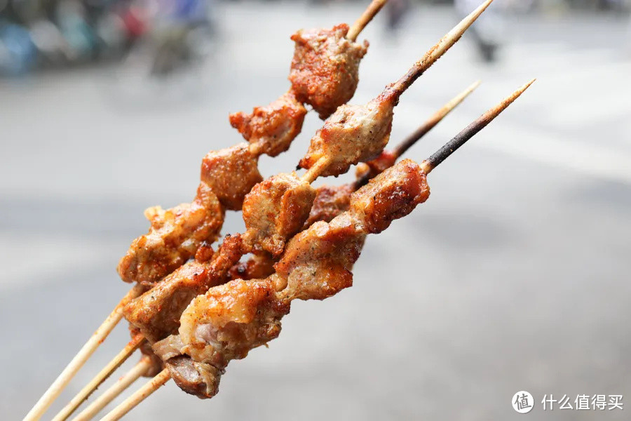 跨越百年的老牌美食街，有你童年的所有味道