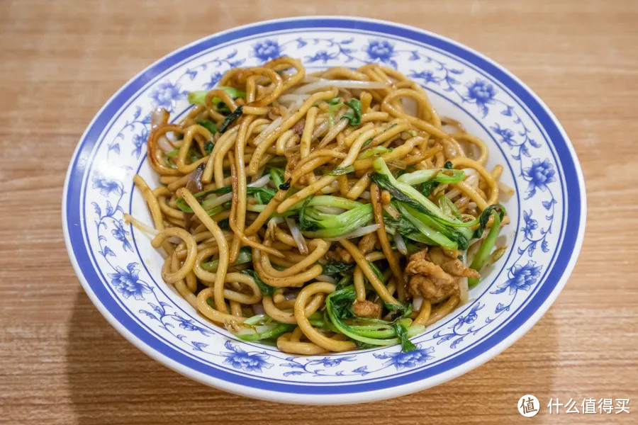 跨越百年的老牌美食街，有你童年的所有味道