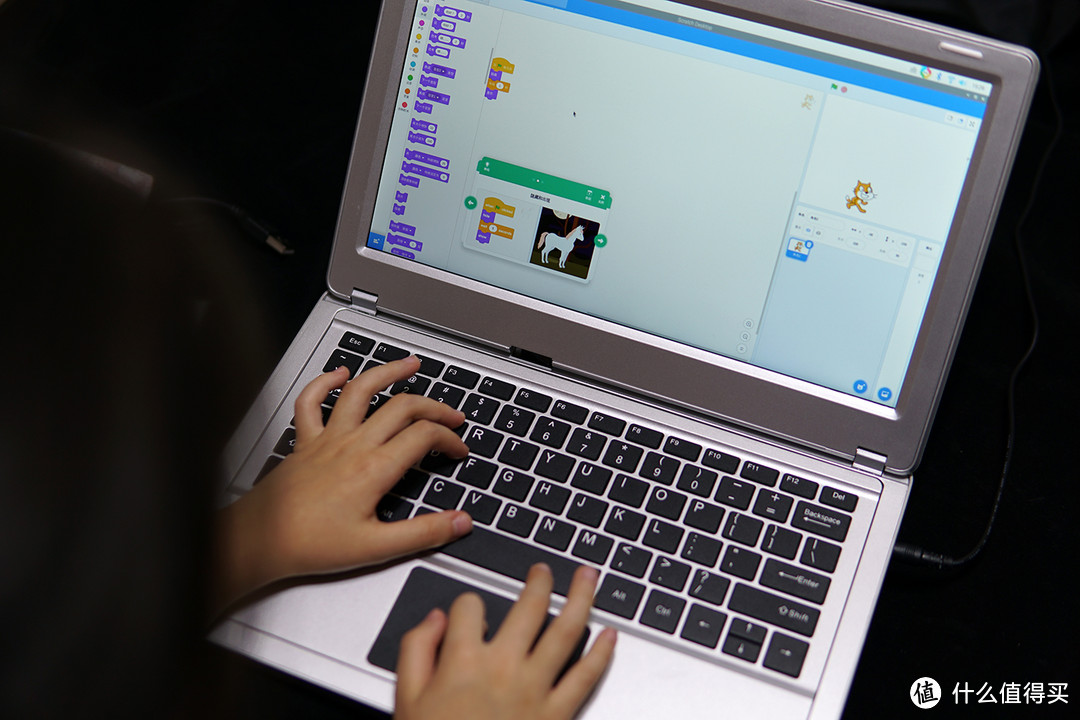 让成人跟着兴奋的儿童编程入门神器，CrowPi2壳乐派编程学习机上手体验