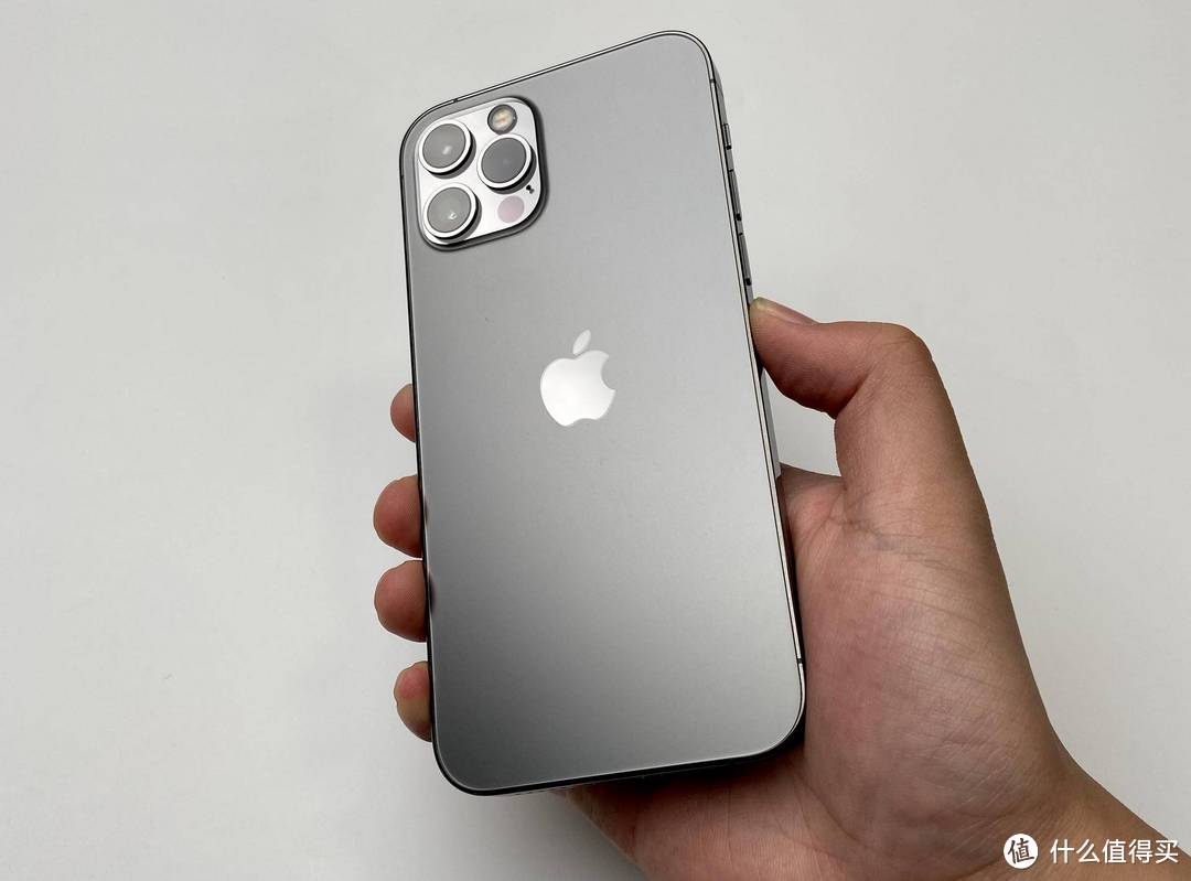 iPhone 12深度体验,无线磁吸才是关键!附价值9299元的配件推荐