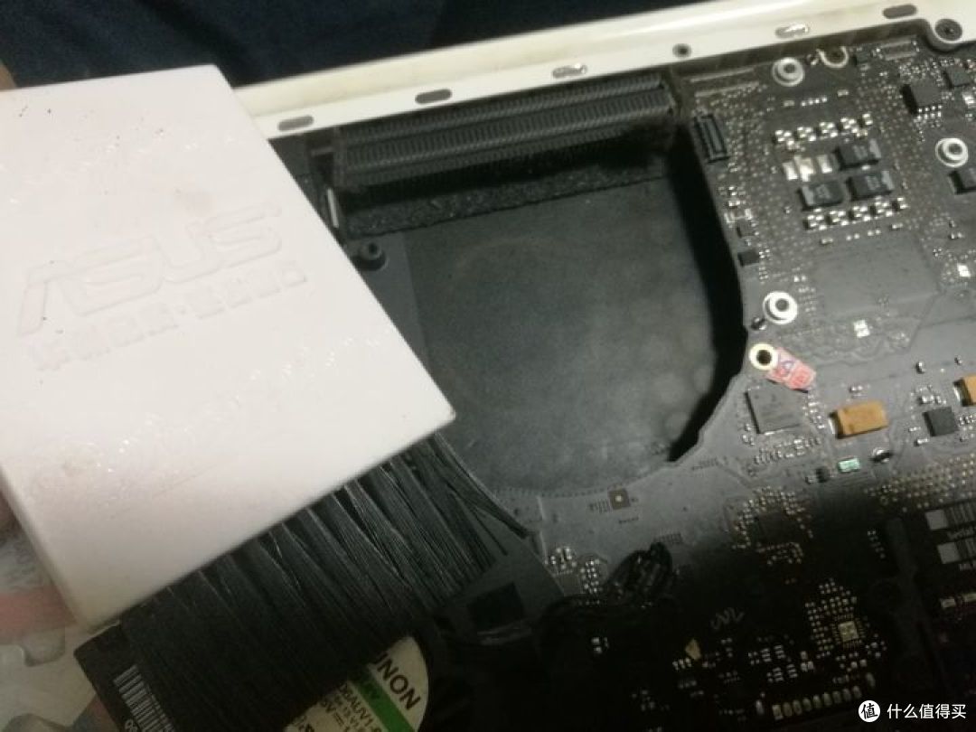 600块钱的MACBOOK7.1开箱(带吸入式刻录机)