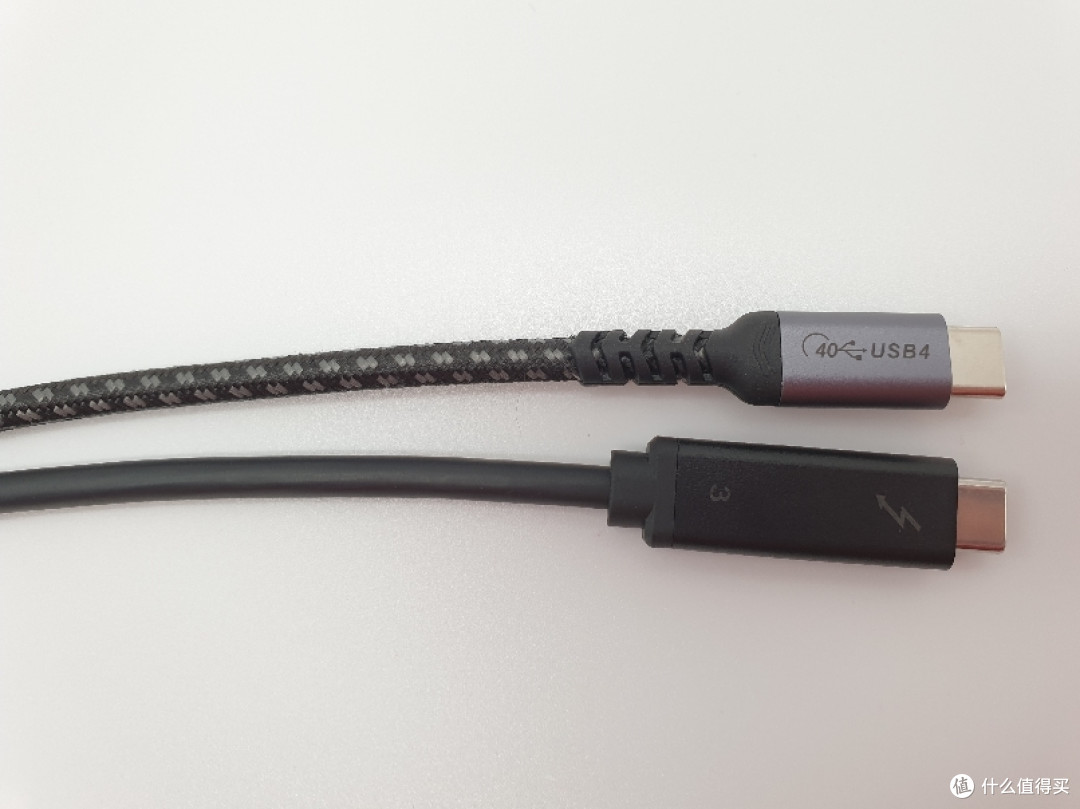 未来已来!同轴科技Coaxial USB4全功能弯头数据线体验