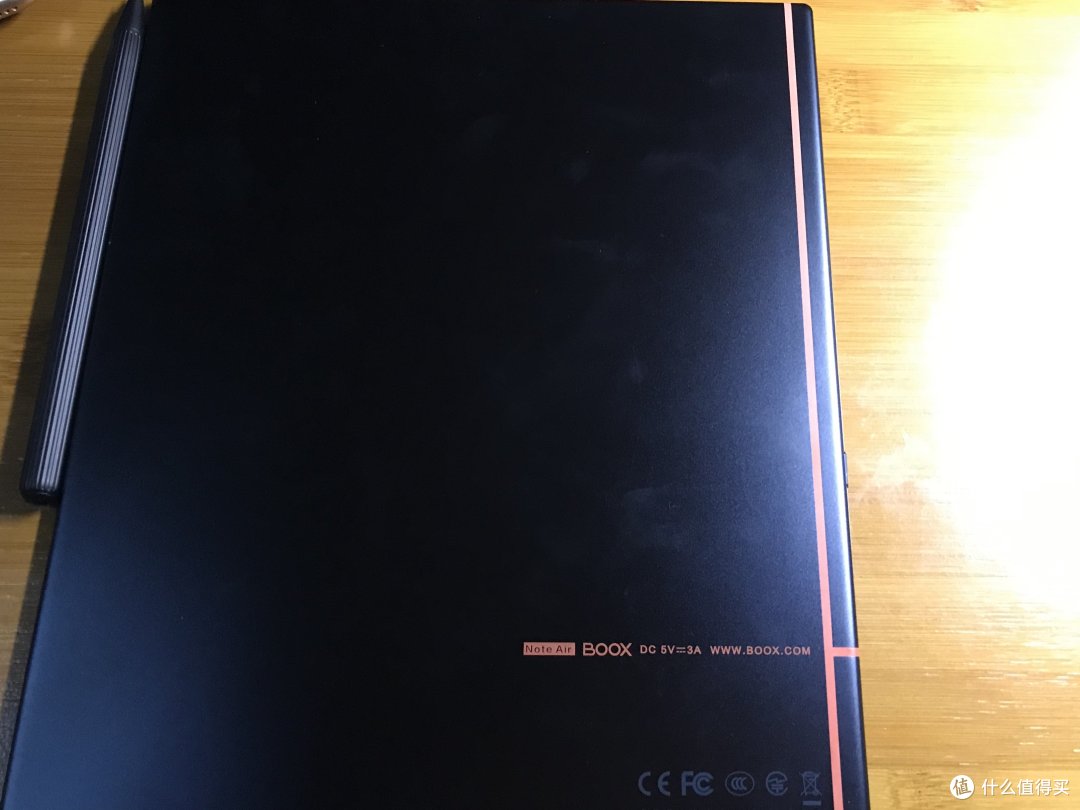 反面,今年最流行的蓝色?
