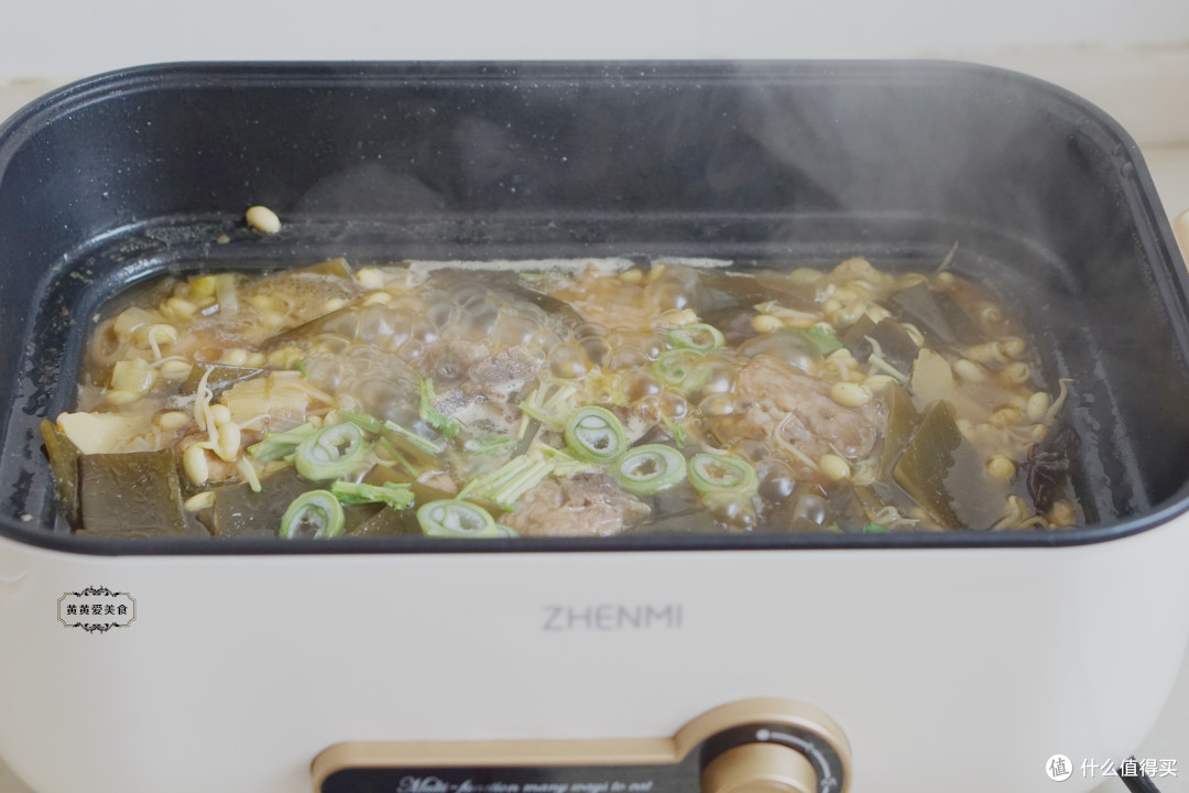 立冬后,我家常吃这炖菜,三种食材煮一锅,汤浓肉香真解馋