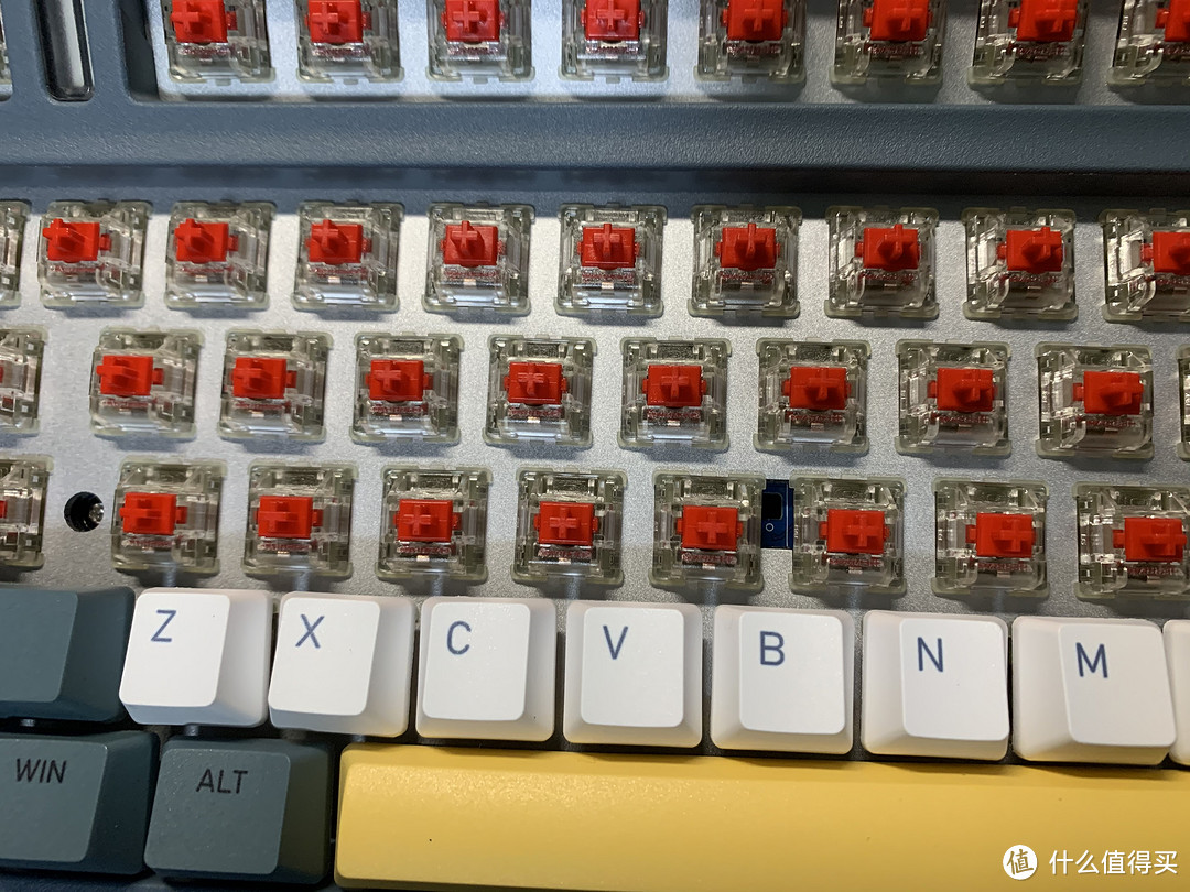 IQUNIX A80是你想要的键盘吗？复古造型，热插拔，三模，长续航，樱桃轴，多彩键帽……