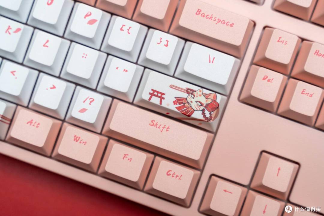 如果问女生推荐什么键盘?我觉得可以考虑ikbc新出的白无垢 樱