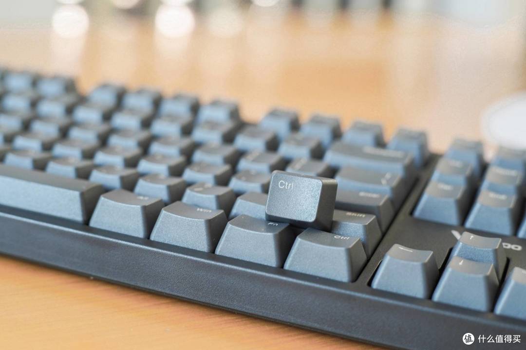Cherry原厂轴,游戏办公两不误,雷柏V860机械键盘