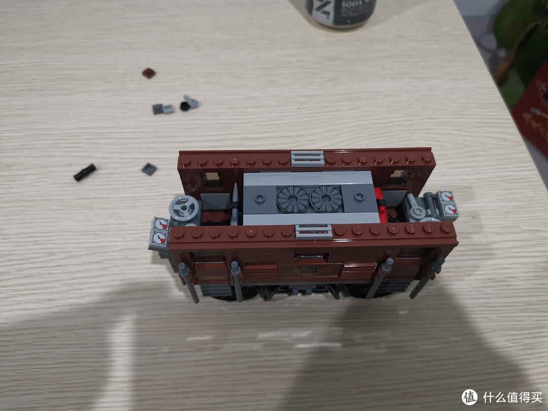 LEGO 10277 时隔7年后的收藏级火车头 鳄鱼火车头