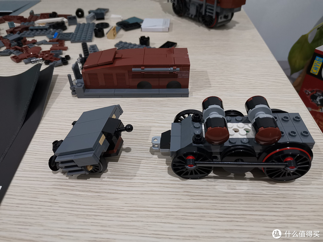 LEGO 10277 时隔7年后的收藏级火车头 鳄鱼火车头