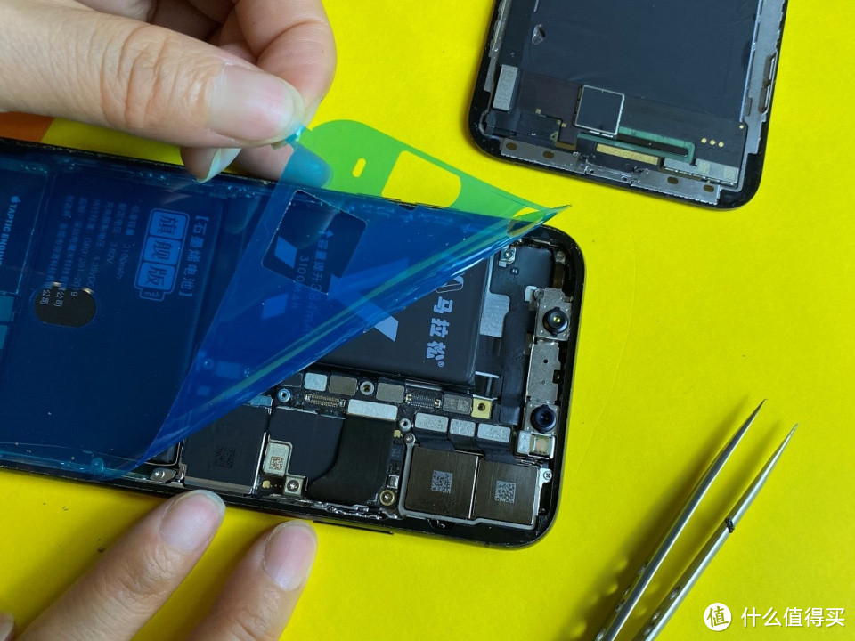 闲置的一年的iPhone X换上新电池还能再战三年