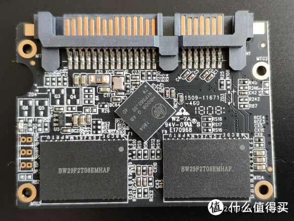 网图侵删 S700 500GB版本拆解正面