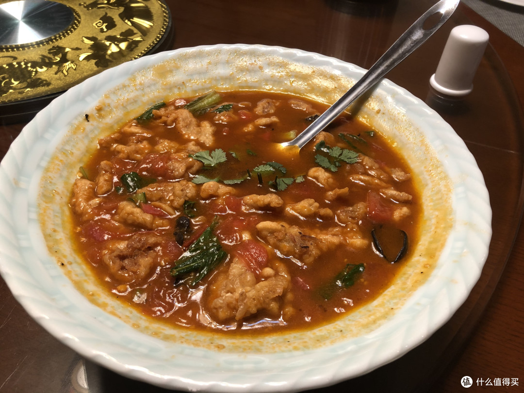 家人聚餐,8个人点了8道菜,花了410元,你看值不值?