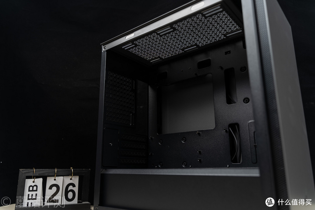 设计精致的全金属小机箱、九州风神（DEEPCOOL）魔方110磁吸电脑机箱 评测