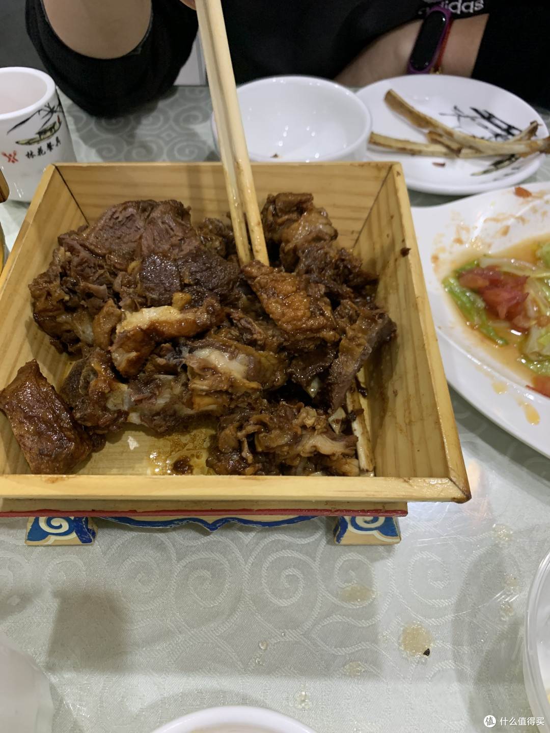 回最近的镇上吃了顿羊肉,大众点评排第一的就是