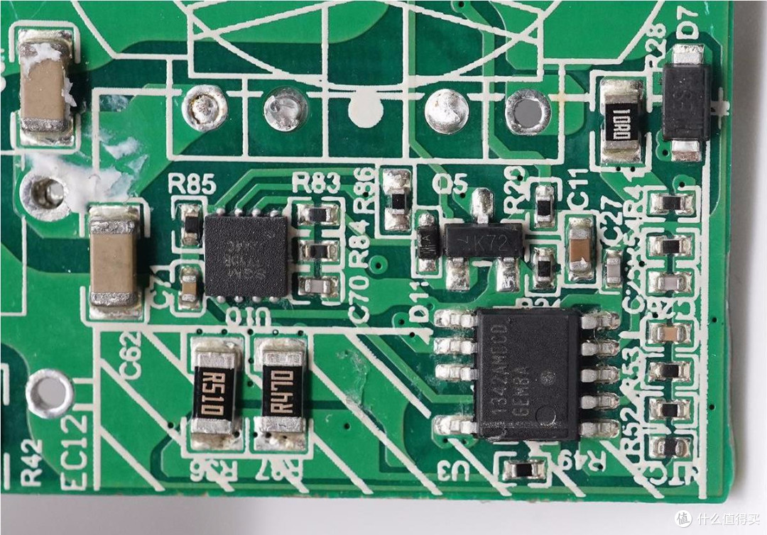 拆解报告：联想90W双USB-C口氮化镓快充充电器
