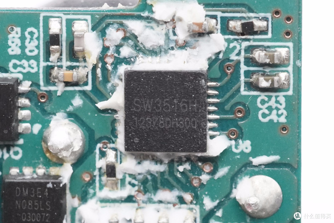 拆解报告：联想90W双USB-C口氮化镓快充充电器