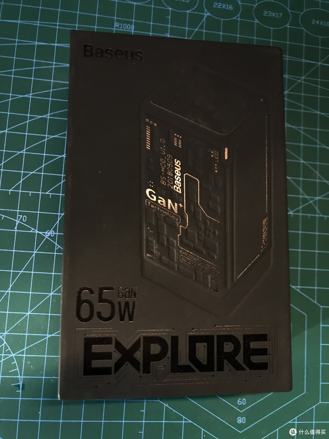 倍思氮化镓GaN二代65W充电器 —— 开箱