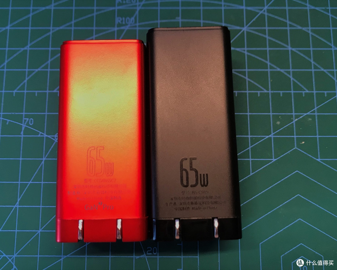 倍思氮化镓GaN二代65W充电器 —— 开箱