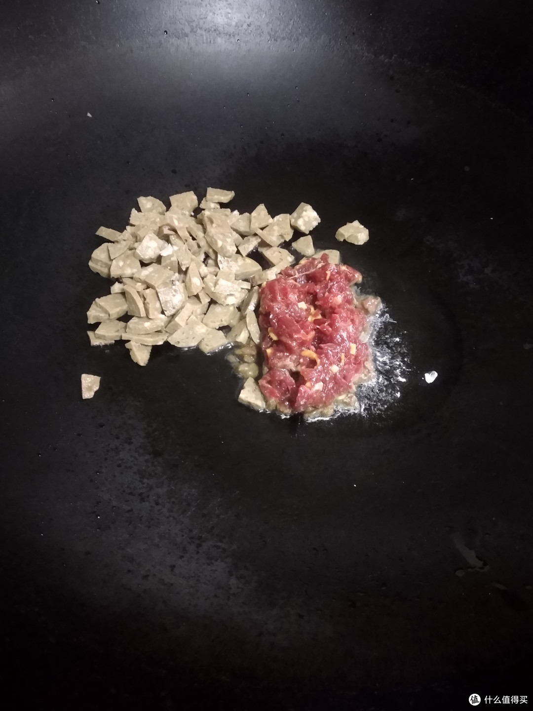 先是爆炒肉类材料