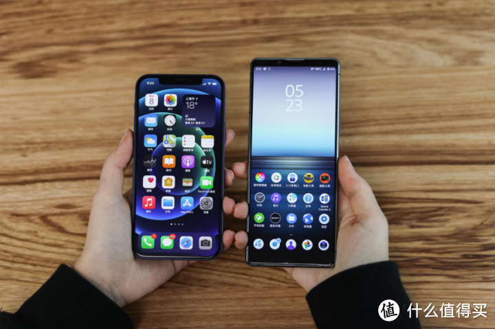 *级硬件之间的碰撞，iPhone 12 VS 索尼 Xperia 1 II