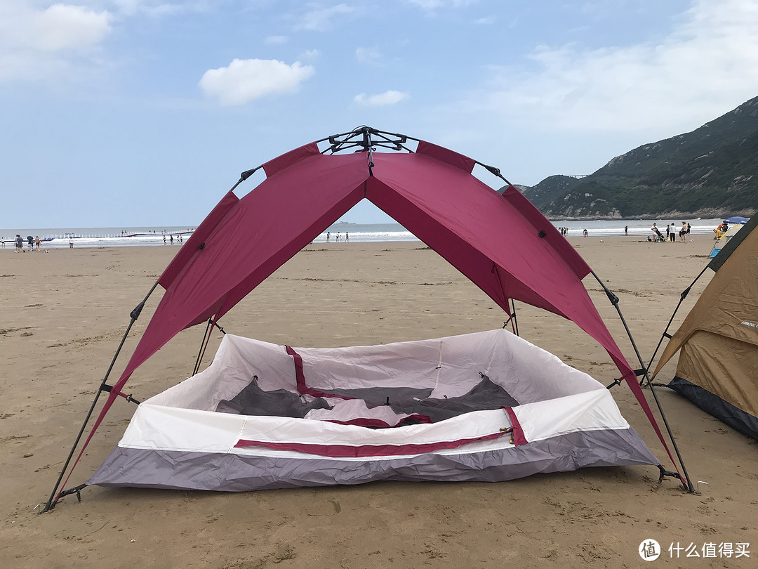 内外帐篷可以分开，在不使用内帐的情况下，可以单独使用外帐来遮阳或者乘凉。