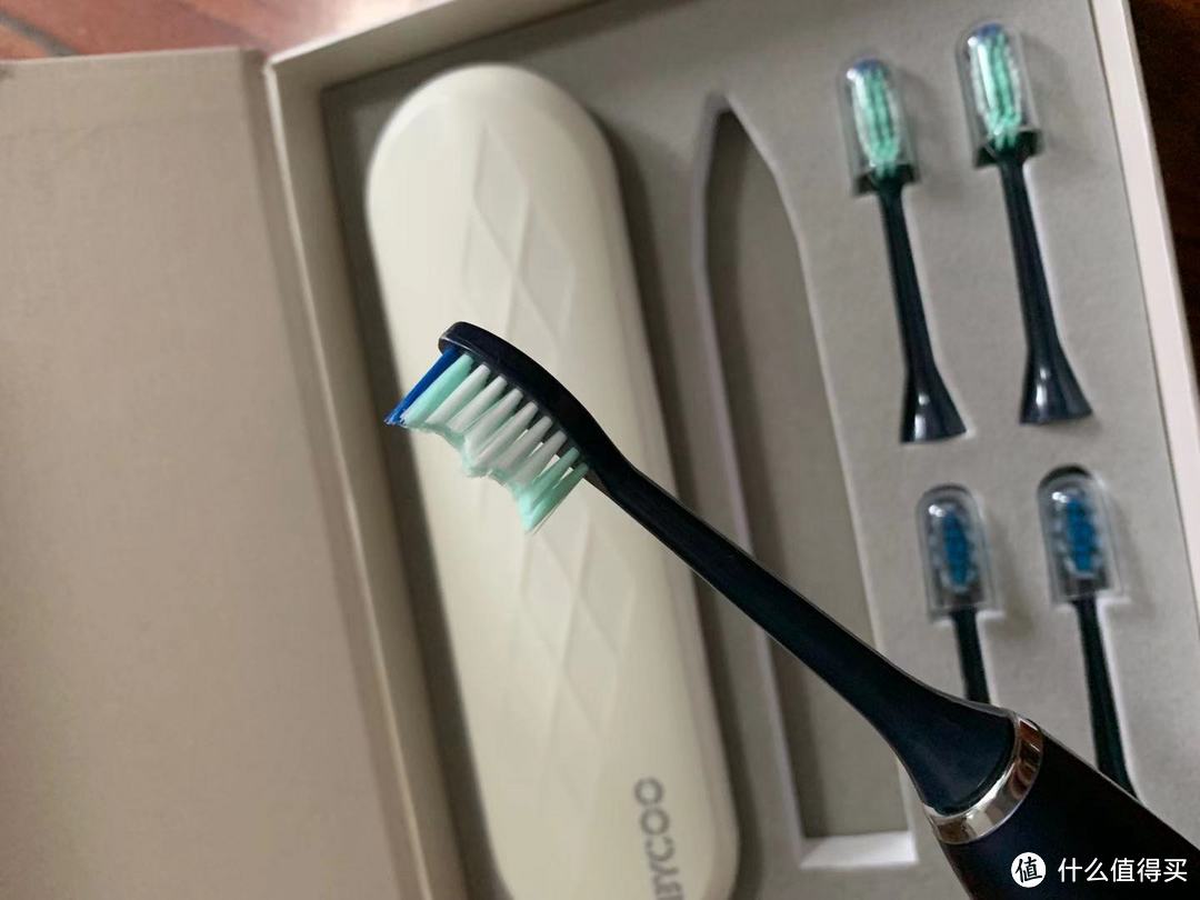 电动牙刷哪个好用，时尚轻奢电动牙刷BYCOO H9开箱体验，颜值好物