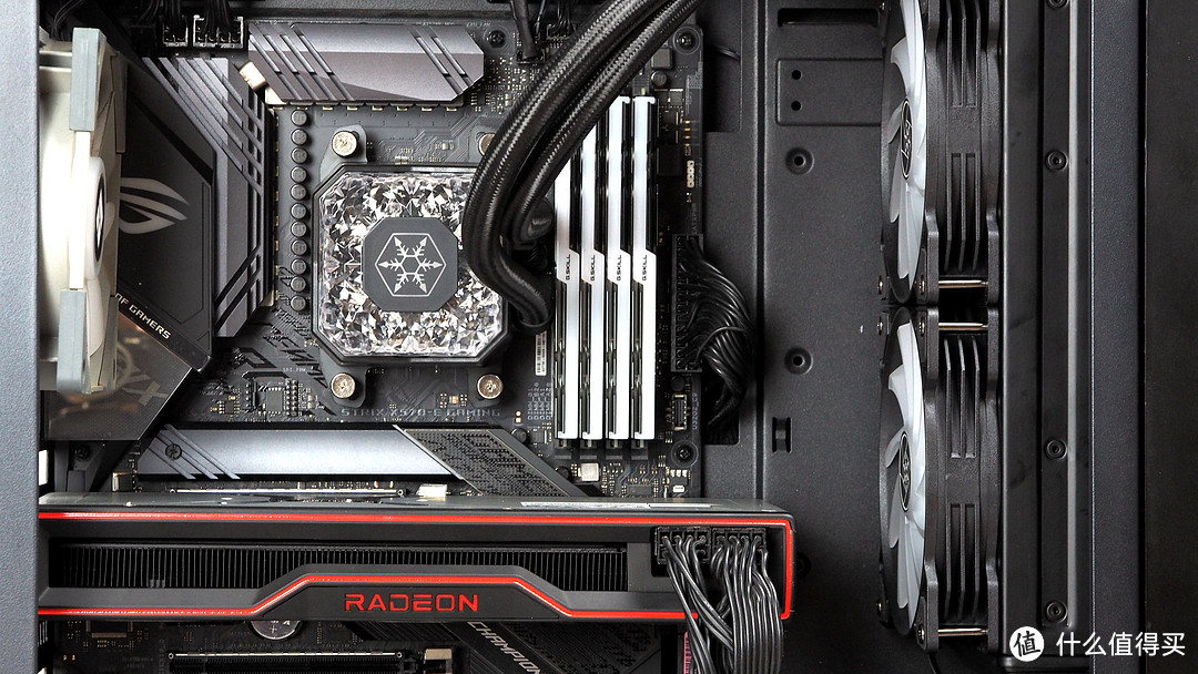 AMD Radeon与Ryzen部门再度并肩：5900X+RX6800显卡 3A加成开箱体验评测