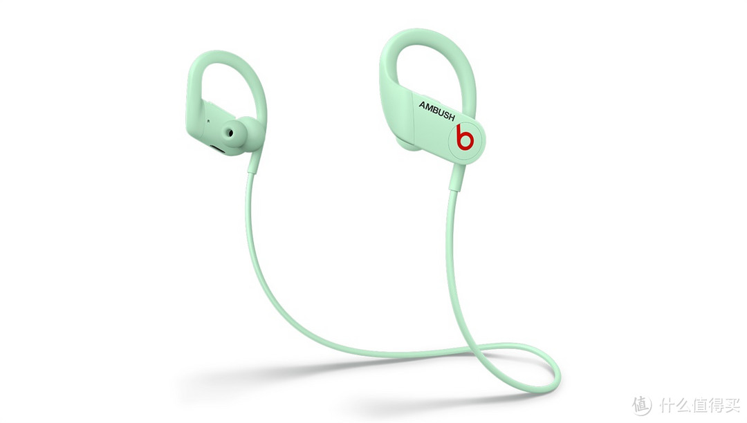 Beats 联合日本潮牌 AMBUSH 推出夜光版 Powerbeats 蓝牙耳机