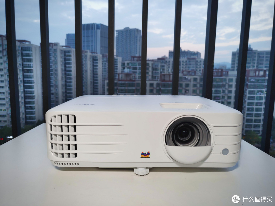 影音娱乐新旗舰，为迎接 PS5 提前购入优派 PX701-4K 投影仪