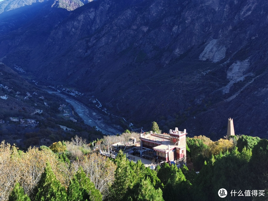 这个冬天，去甘孜享受免费美景。