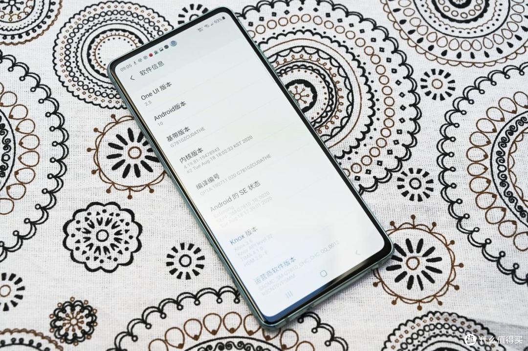 一款简单纯粹的副旗舰，看三星Galaxy S20 FE 5G的外观、性能与系统