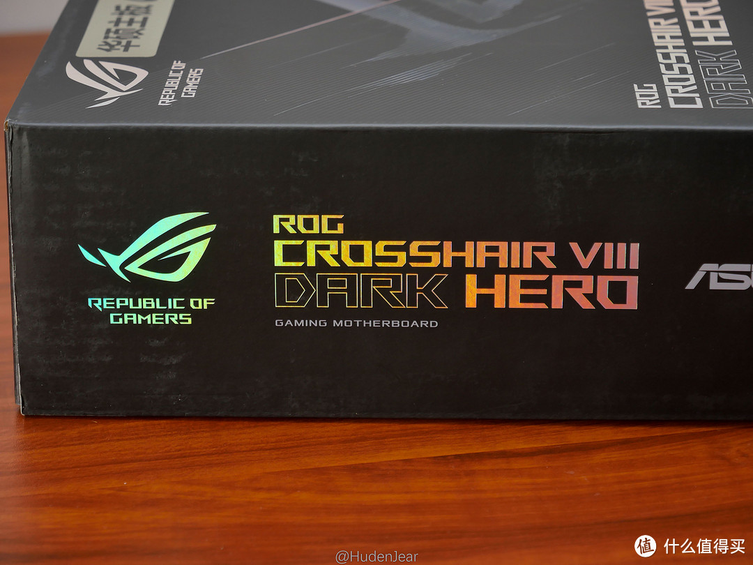 Zen3新旗舰座驾，华硕 ROG Crosshair VIII DarkHero主板开箱 