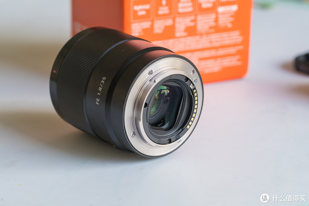 从F1.4>>>>F1.8，为了便携入手索尼FE35 1.8镜头开箱、体验